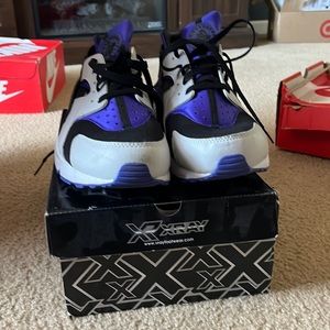 I’m selling more huaraches barley worn